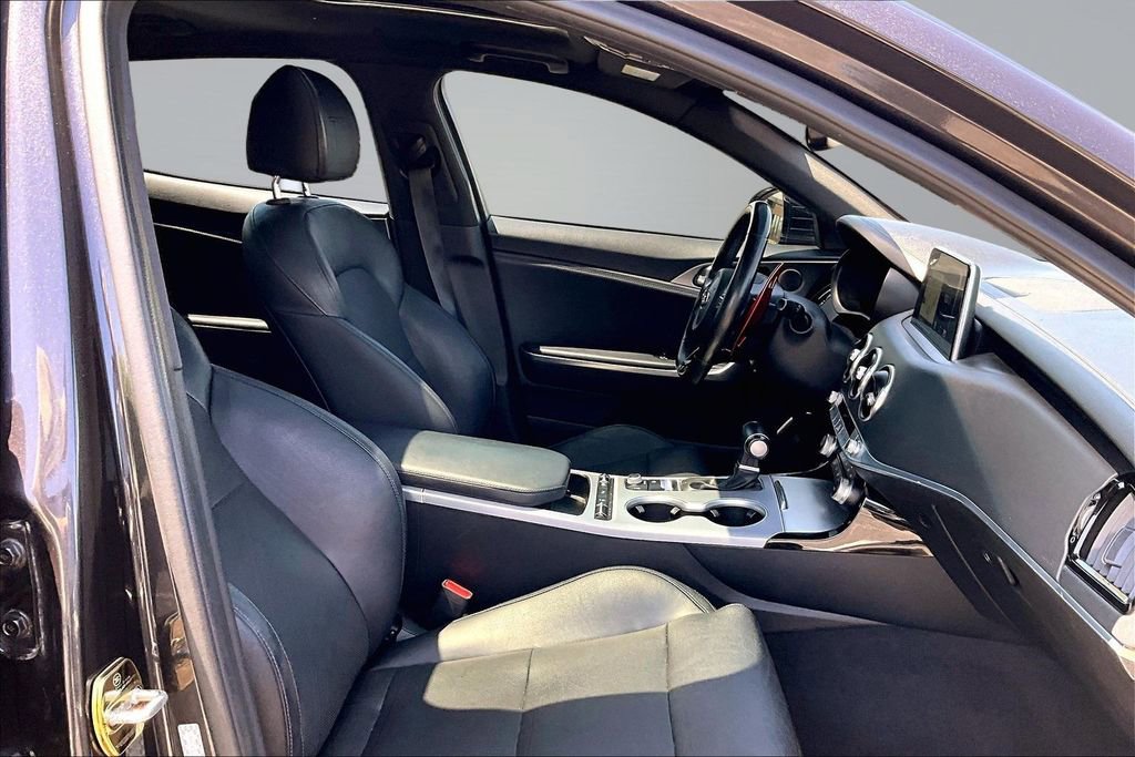 Used 2018 Kia Stinger GT1 AWD/4WD image 7