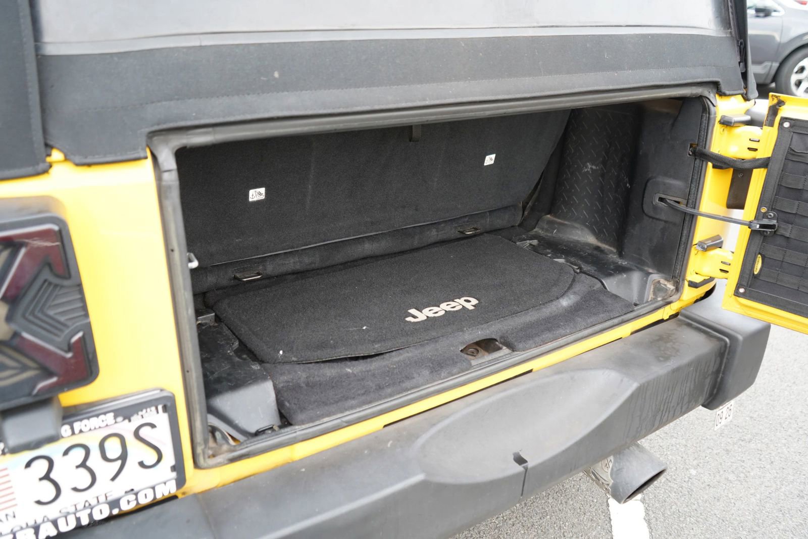 Used 2015 Jeep Wrangler Rubicon w/ Power Convenience Group image 24