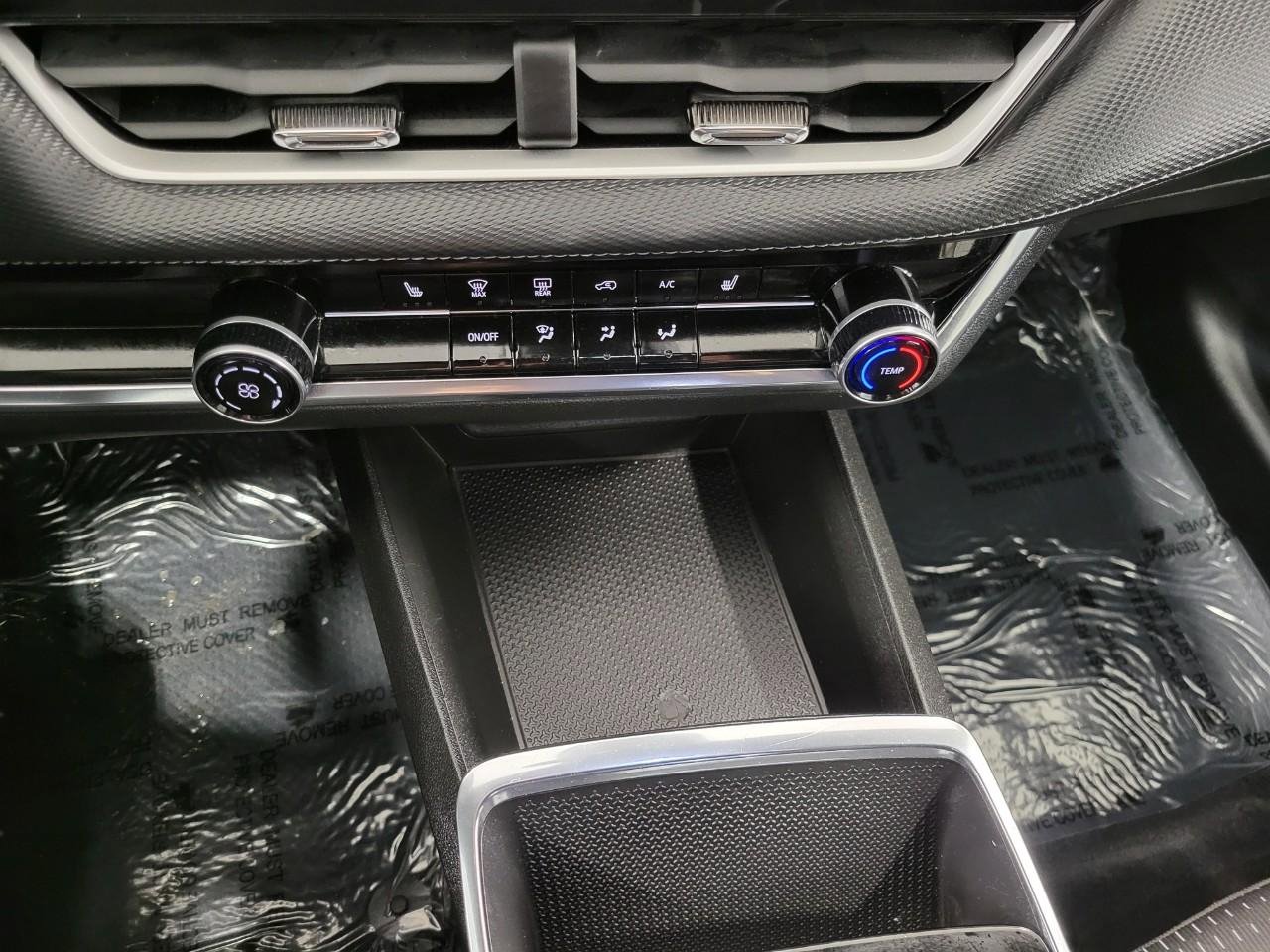 Used 2025 Chevrolet Equinox LT image 17