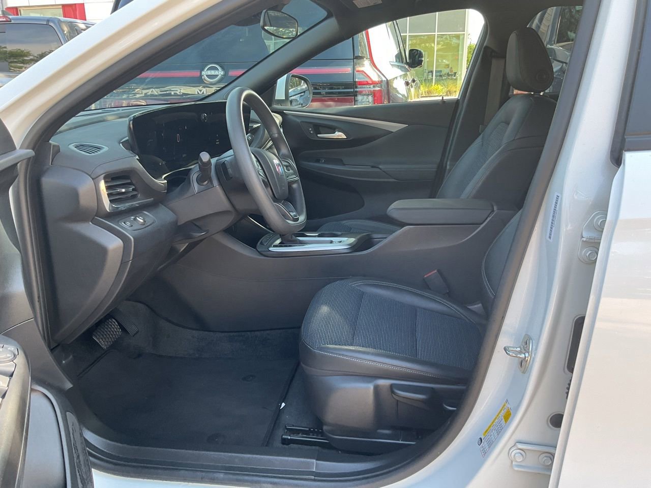 Used 2025 Buick Envista Sport Touring FWD image 7