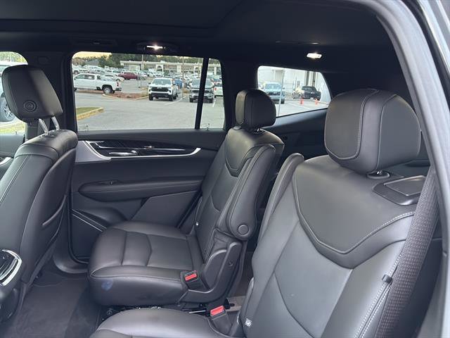 Used 2025 Cadillac XT6 Premium Luxury image 15
