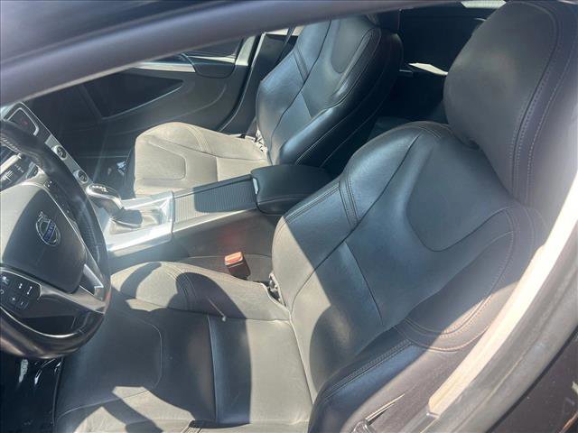 Used 2018 Volvo V60 T5 Cross Country Platinum image 13