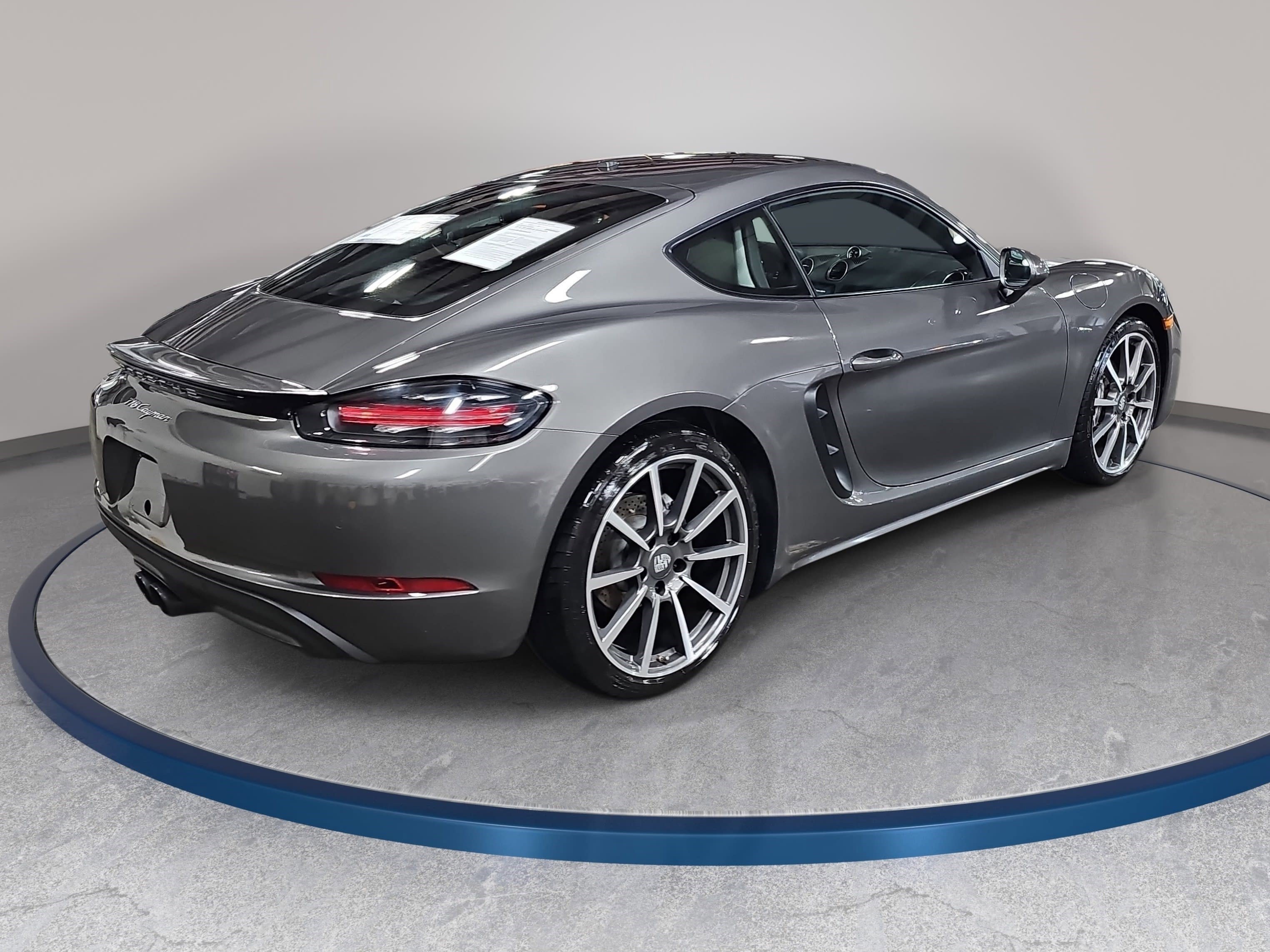 Used 2021 Porsche 718 Cayman RWD image 5