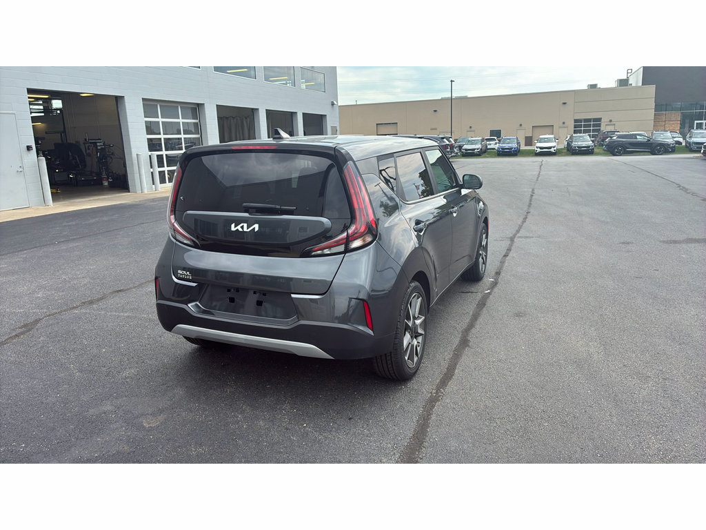 Used 2024 Kia Soul EX w/ Option Group 015 FWD image 7