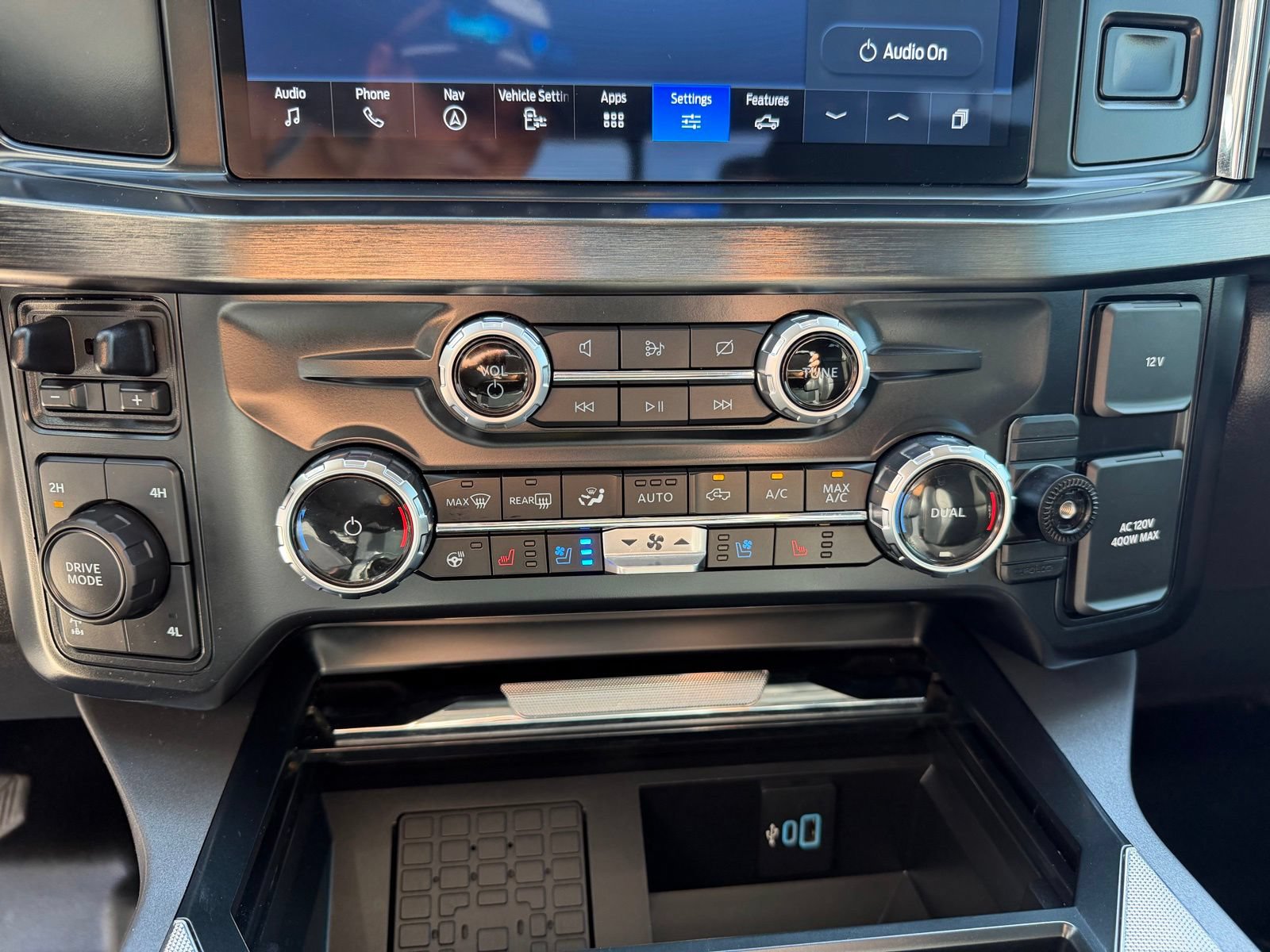 Used 2023 Ford F350 Lariat AWD/4WD image 22