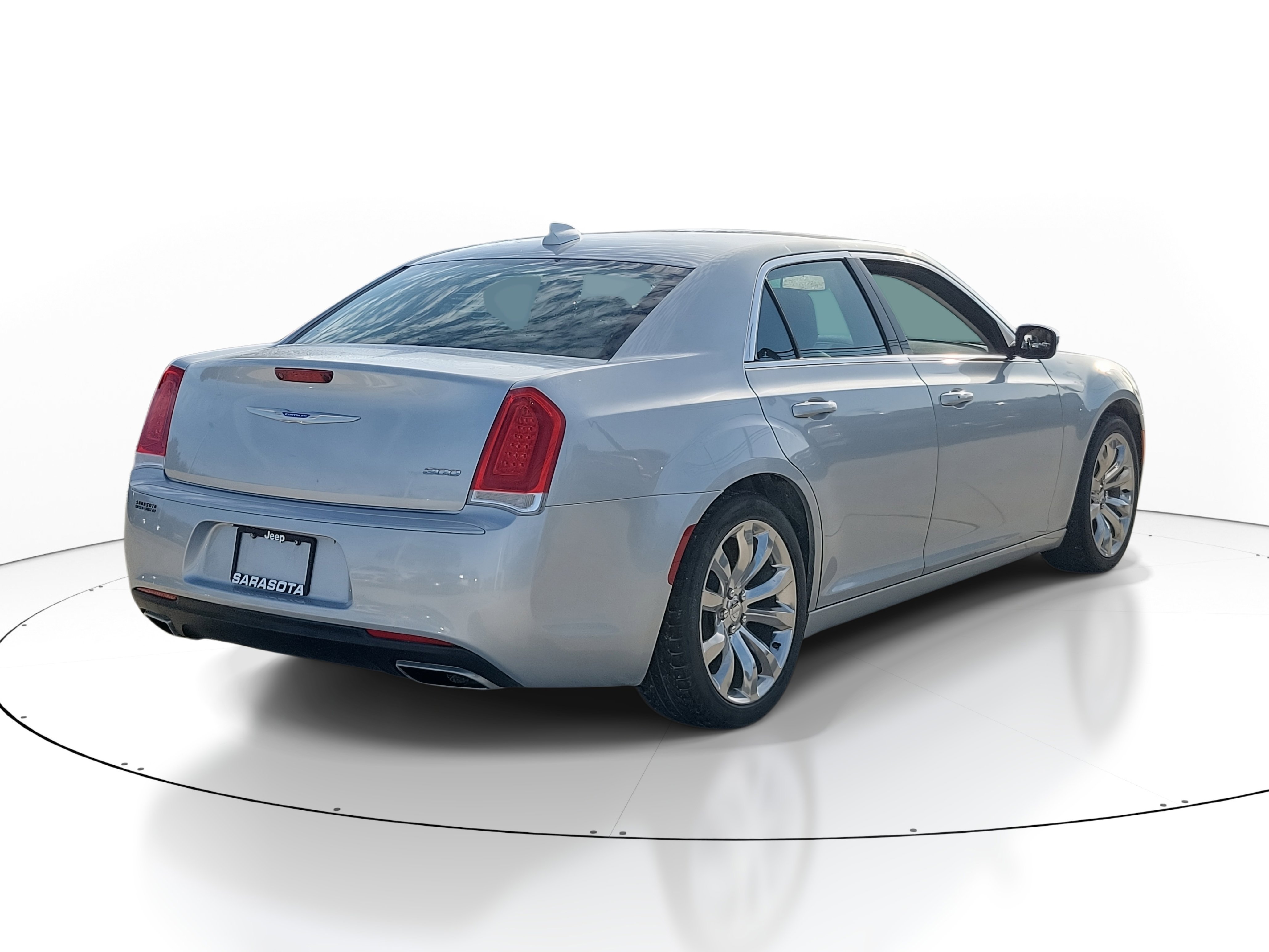 Used 2019 Chrysler 300 Touring w/ Chrome Appearance Package image 6