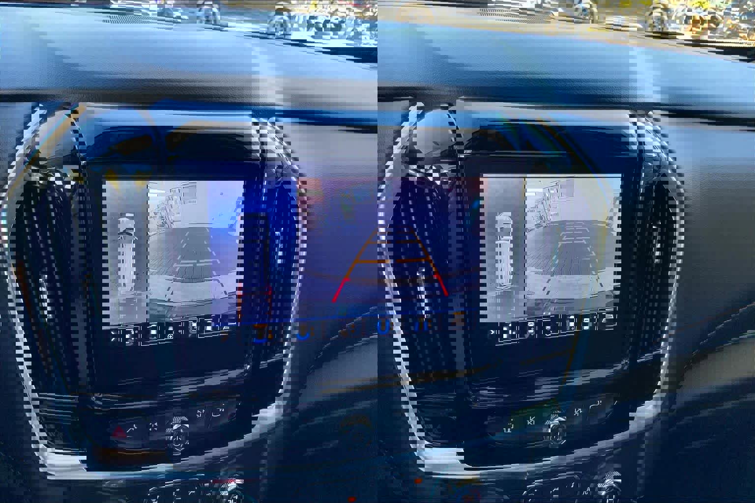 Used 2021 Chevrolet Traverse RS image 29