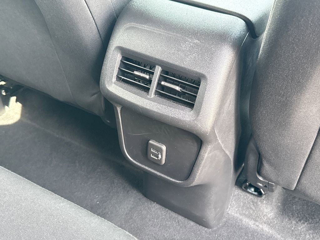 Used 2022 Chevrolet Equinox LS image 16