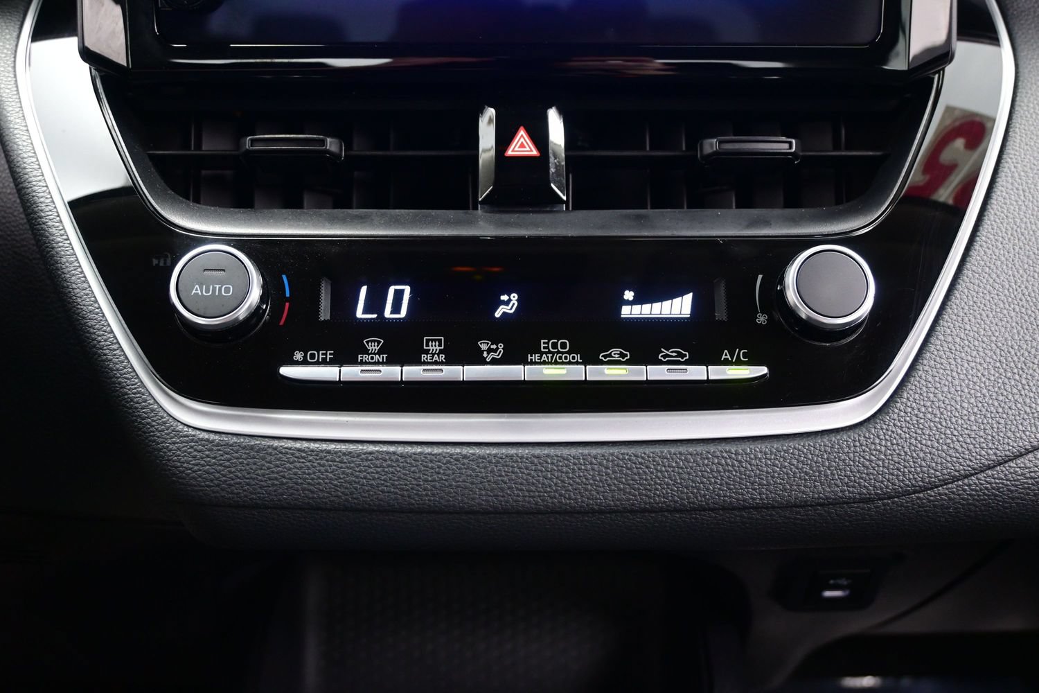 Used 2025 Toyota Corolla LE FWD image 19