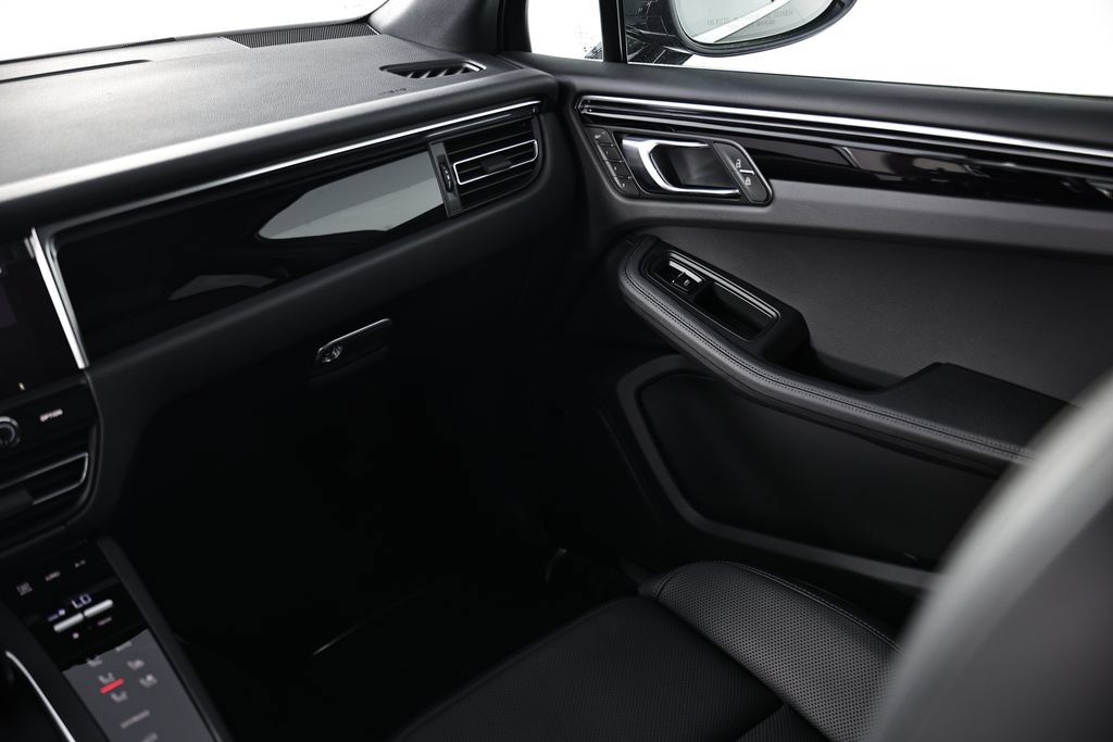 New 2026 Porsche Macan S AWD/4WD image 31