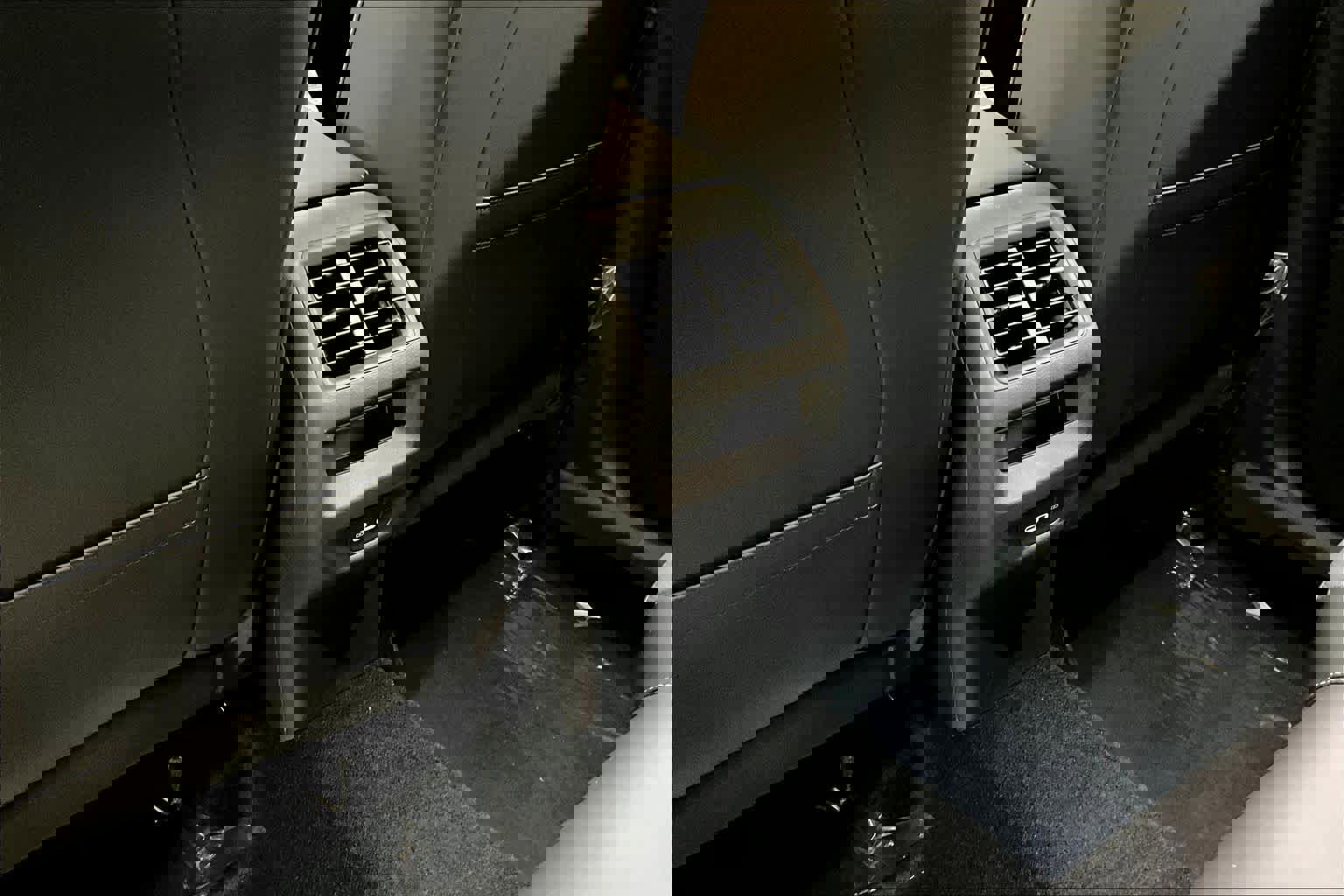 New 2026 Volkswagen Tiguan SE R-Line image 16