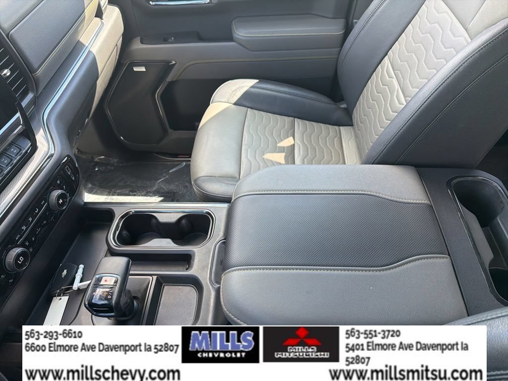 Used 2023 Chevrolet Silverado 1500 ZR2 w/ Technology Package AWD/4WD image 18