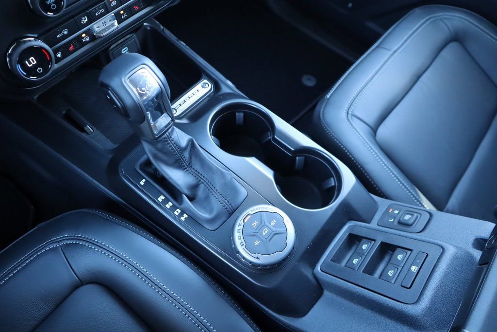 New 2025 Ford Bronco Outer Banks image 9