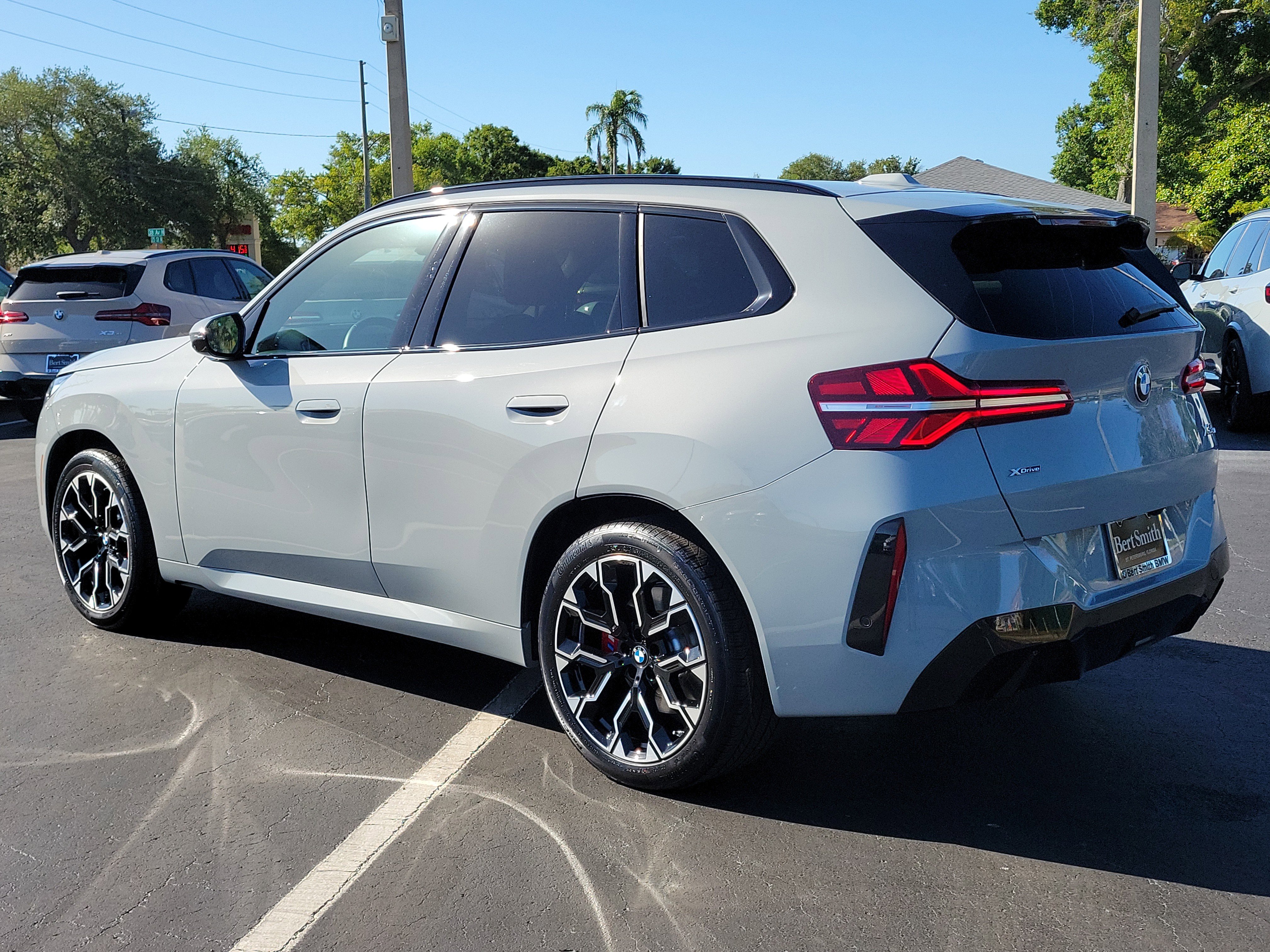 Used 2026 BMW X3 xDrive30 w/ Premium Package image 4