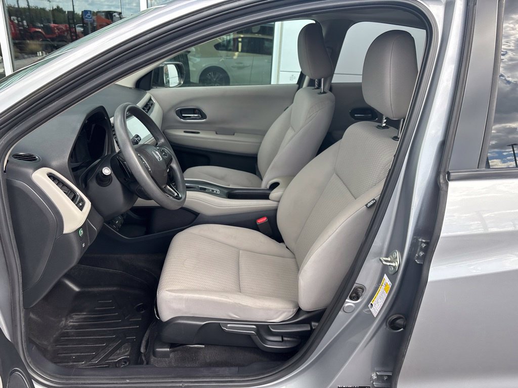 Used 2017 Honda HR-V EX image 11