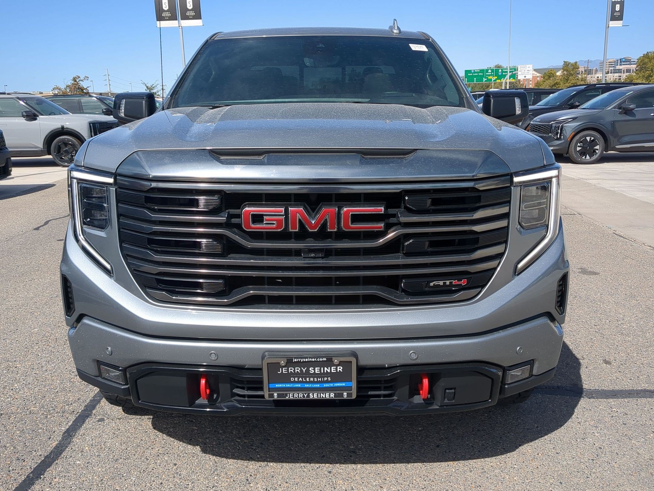 Used 2024 GMC Sierra 1500 AT4 w/ Technology Package AWD/4WD image 9