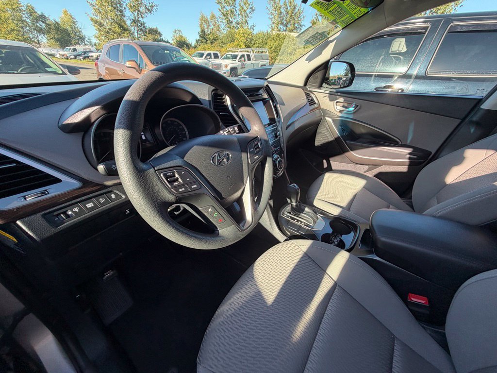 Used 2019 Hyundai Santa Fe XL SE AWD/4WD image 16