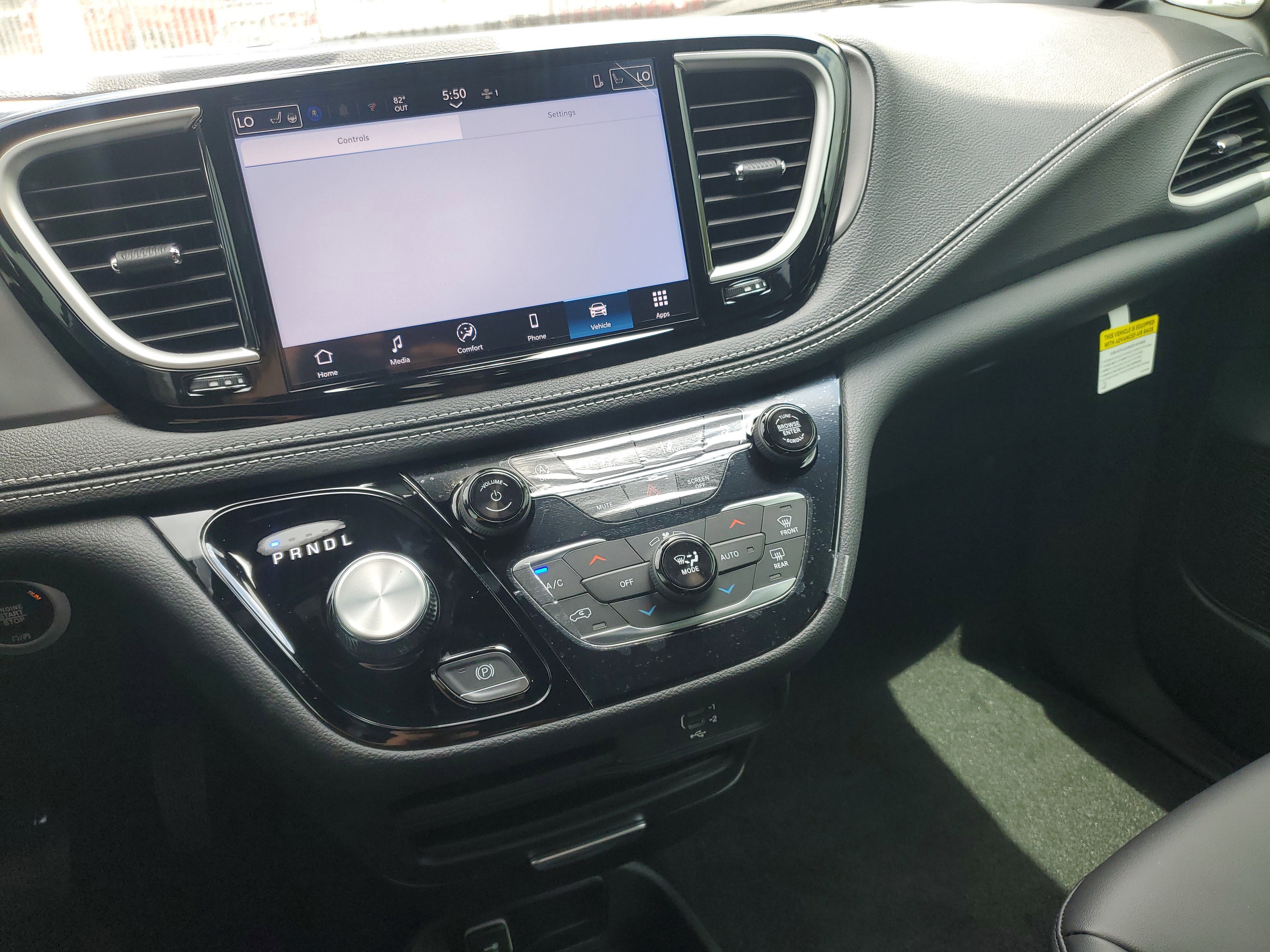 New 2026 Chrysler Pacifica Select image 22