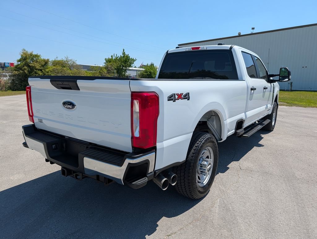 Certified 2025 Ford F350 XL w/ XL Chrome Package AWD/4WD image 3