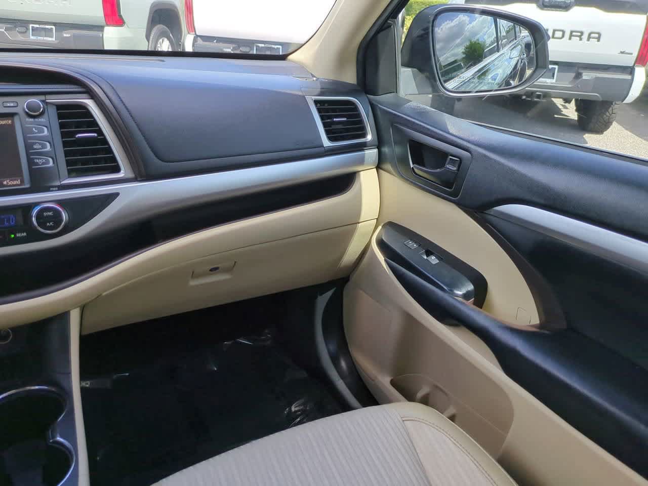 Certified 2019 Toyota Highlander Plus FWD image 17