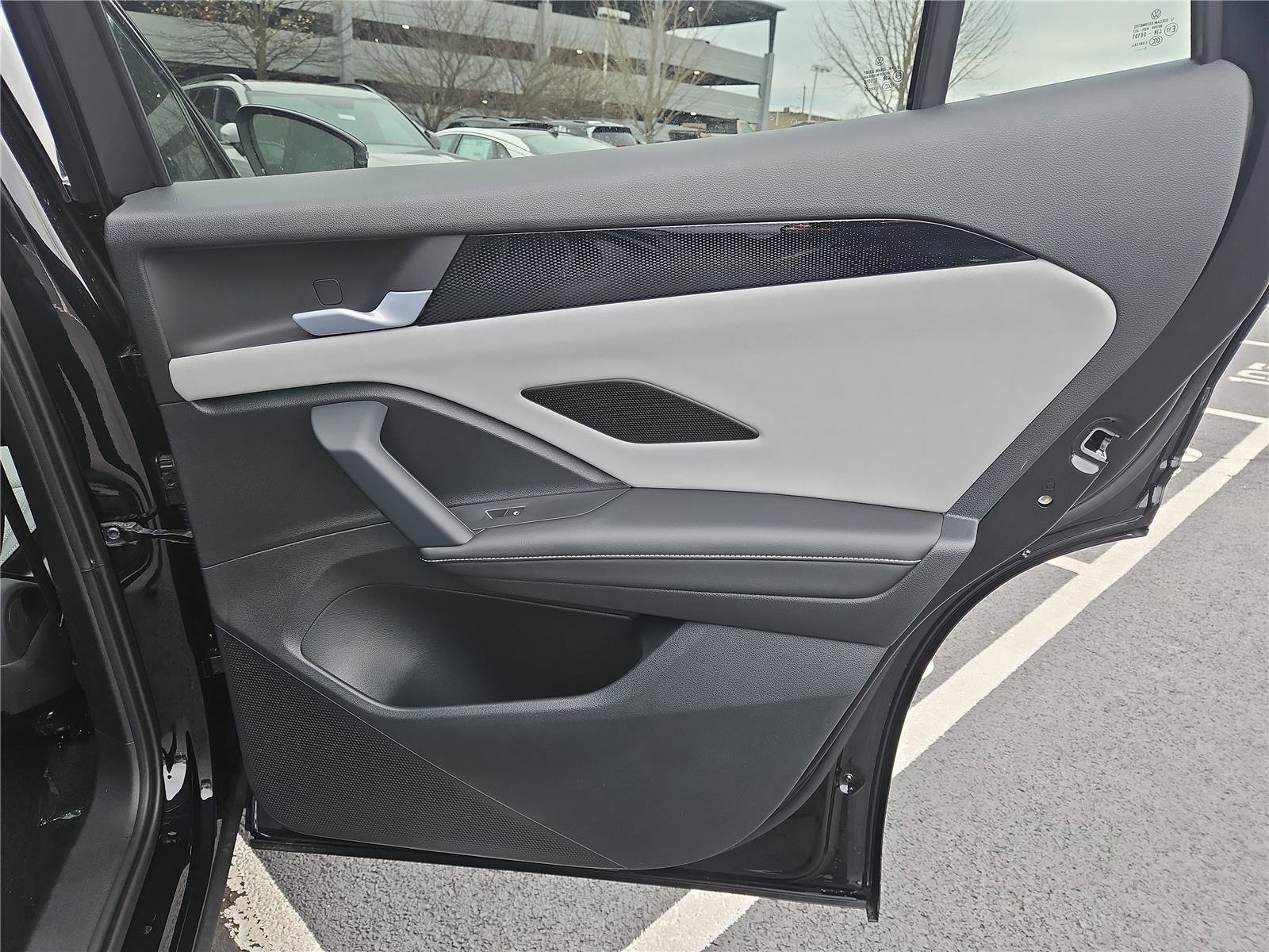 New 2026 Volkswagen Tiguan SE R-Line image 30