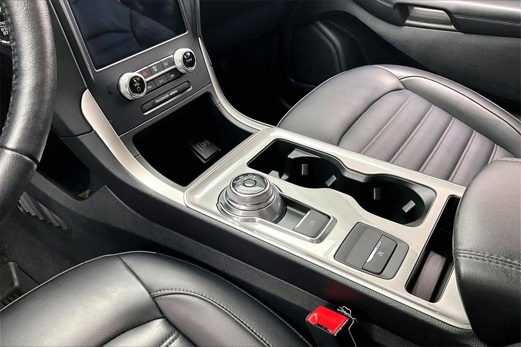 Used 2024 Ford Edge SEL w/ Convenience Package image 15