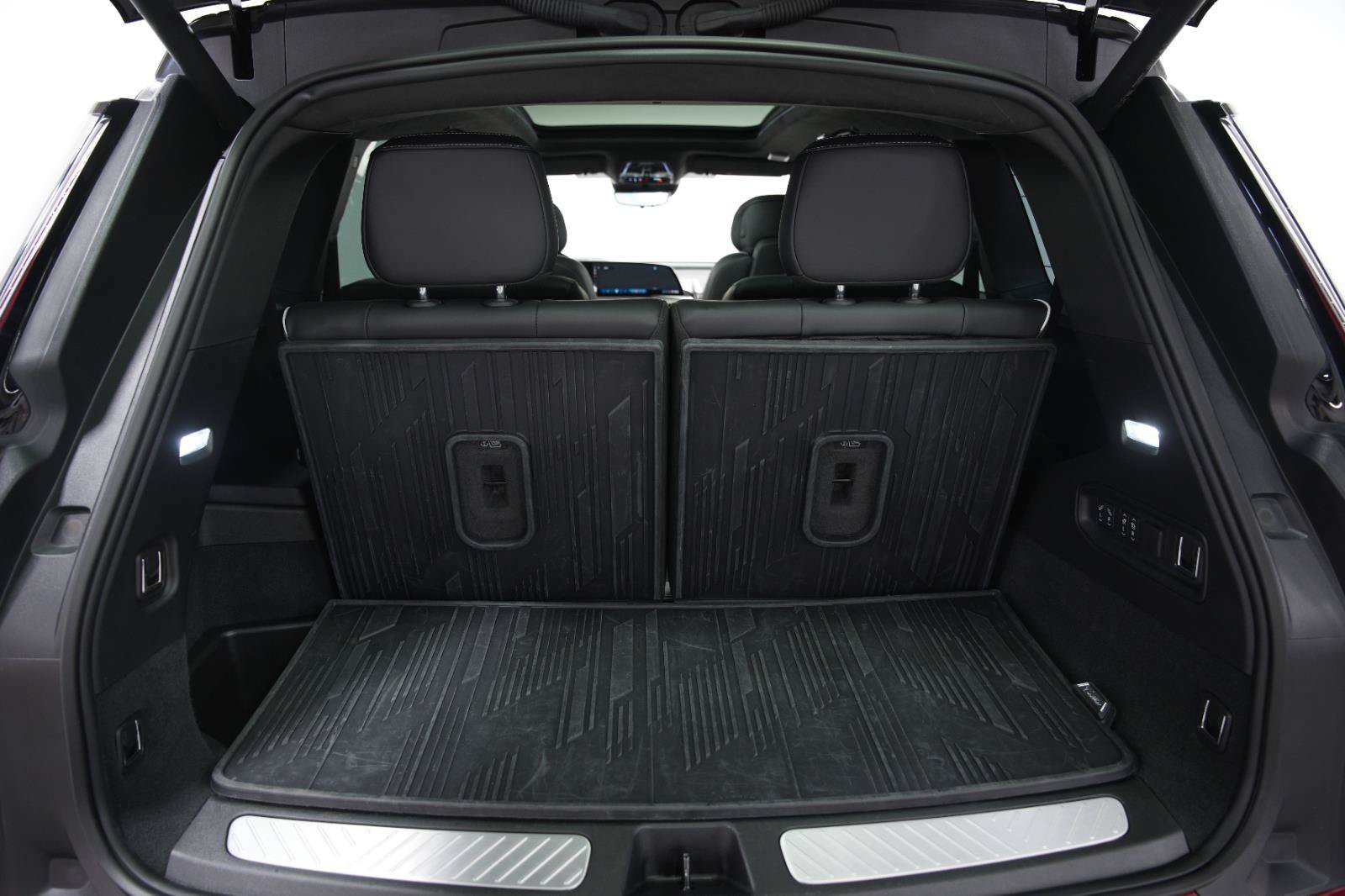 Used 2026 Cadillac Vistiq Platinum w/ LPO, Floor Liner Package AWD/4WD image 19