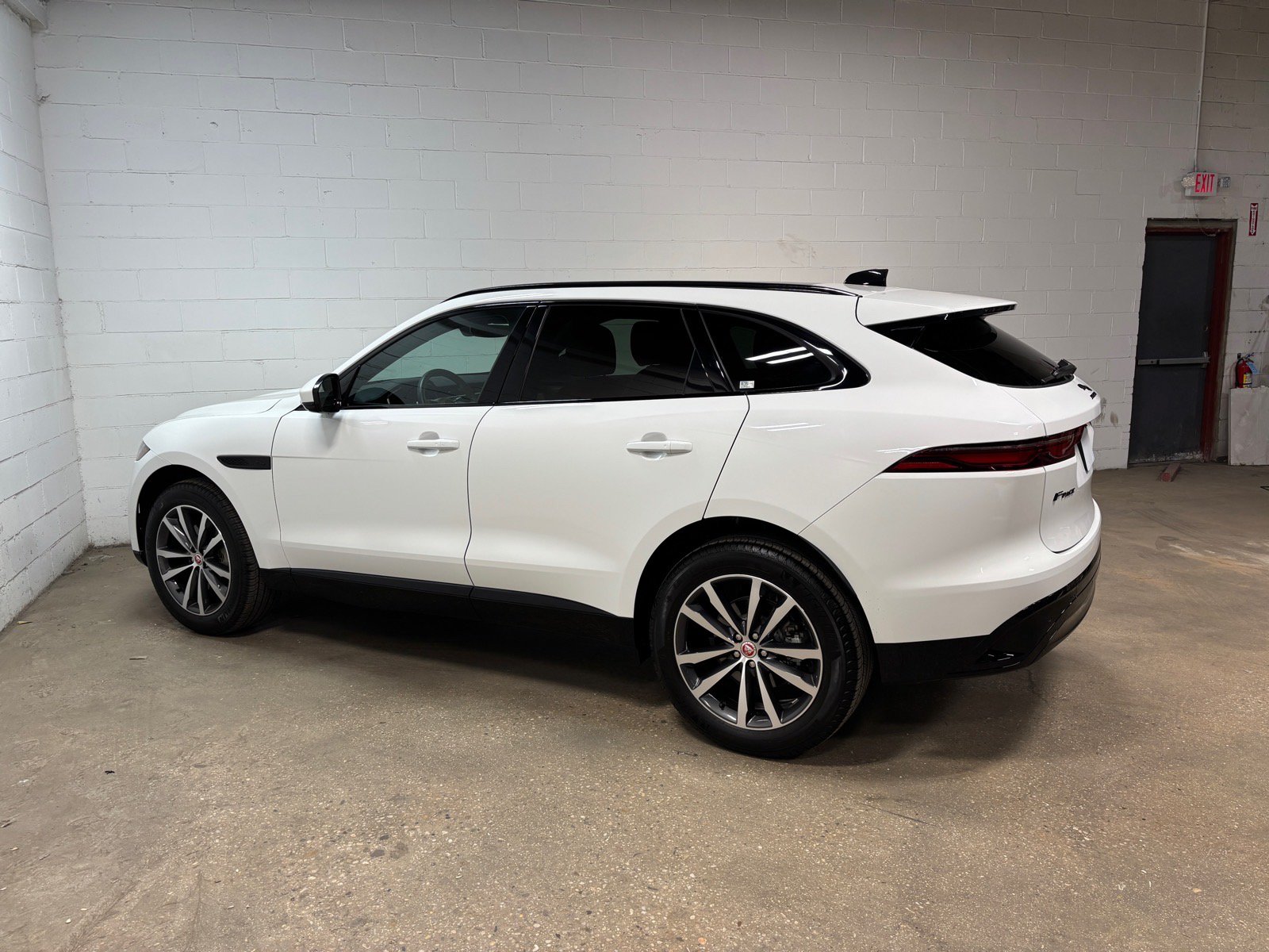 Used 2022 Jaguar F-PACE S AWD/4WD image 10
