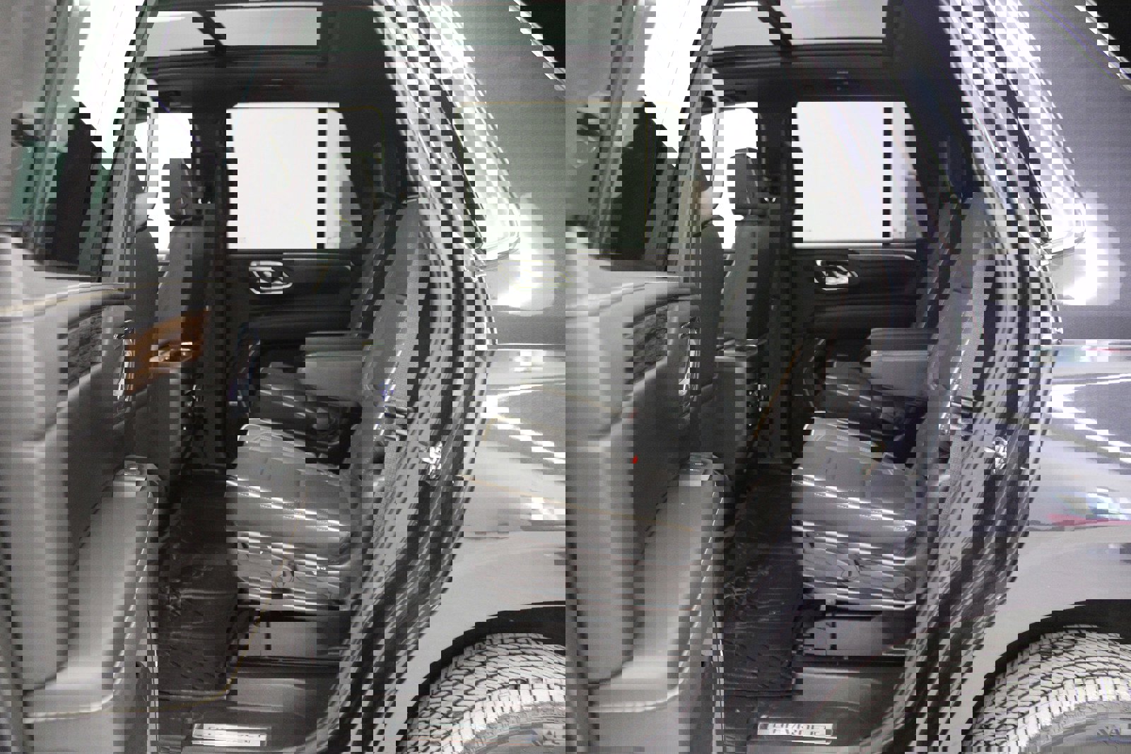 Used 2022 Chevrolet Tahoe Premier image 43