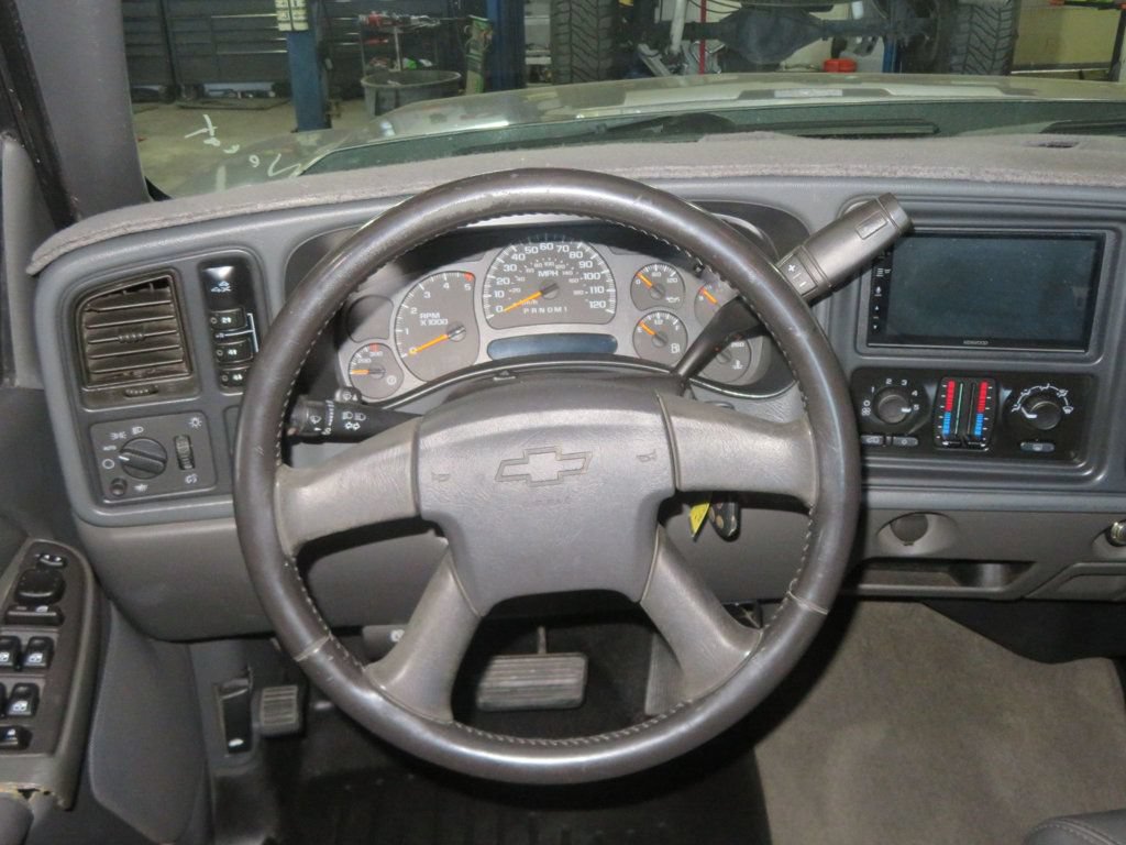 Used 2006 Chevrolet Silverado 2500 LT w/ Heavy-Duty Power Package AWD/4WD image 34