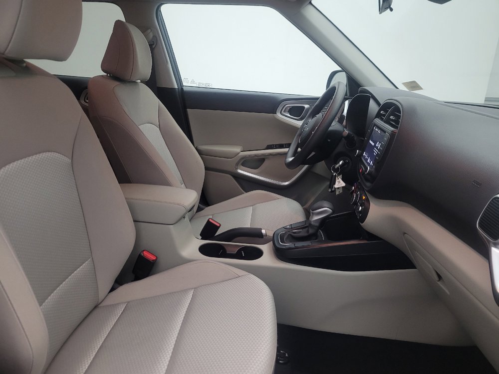 Used 2025 Kia Soul S FWD image 21
