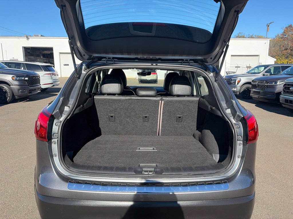 Used 2017 Nissan Rogue Sport SL AWD/4WD image 30
