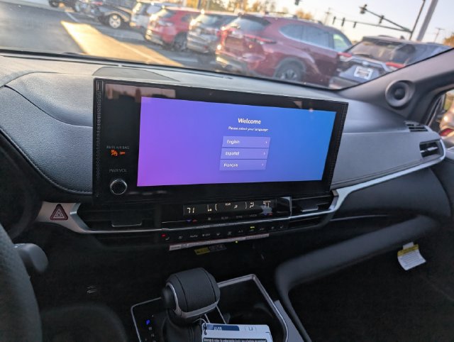New 2026 Toyota Sienna Platinum AWD/4WD image 18