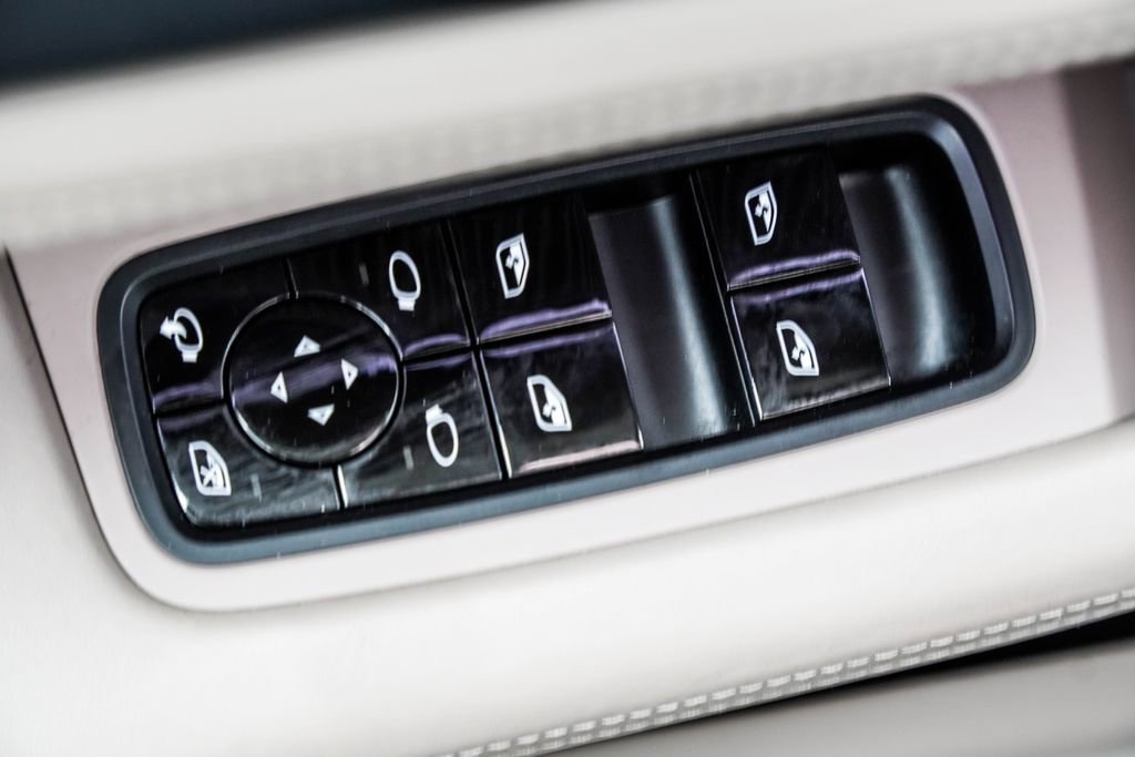 Used 2020 Porsche Taycan 4S image 40