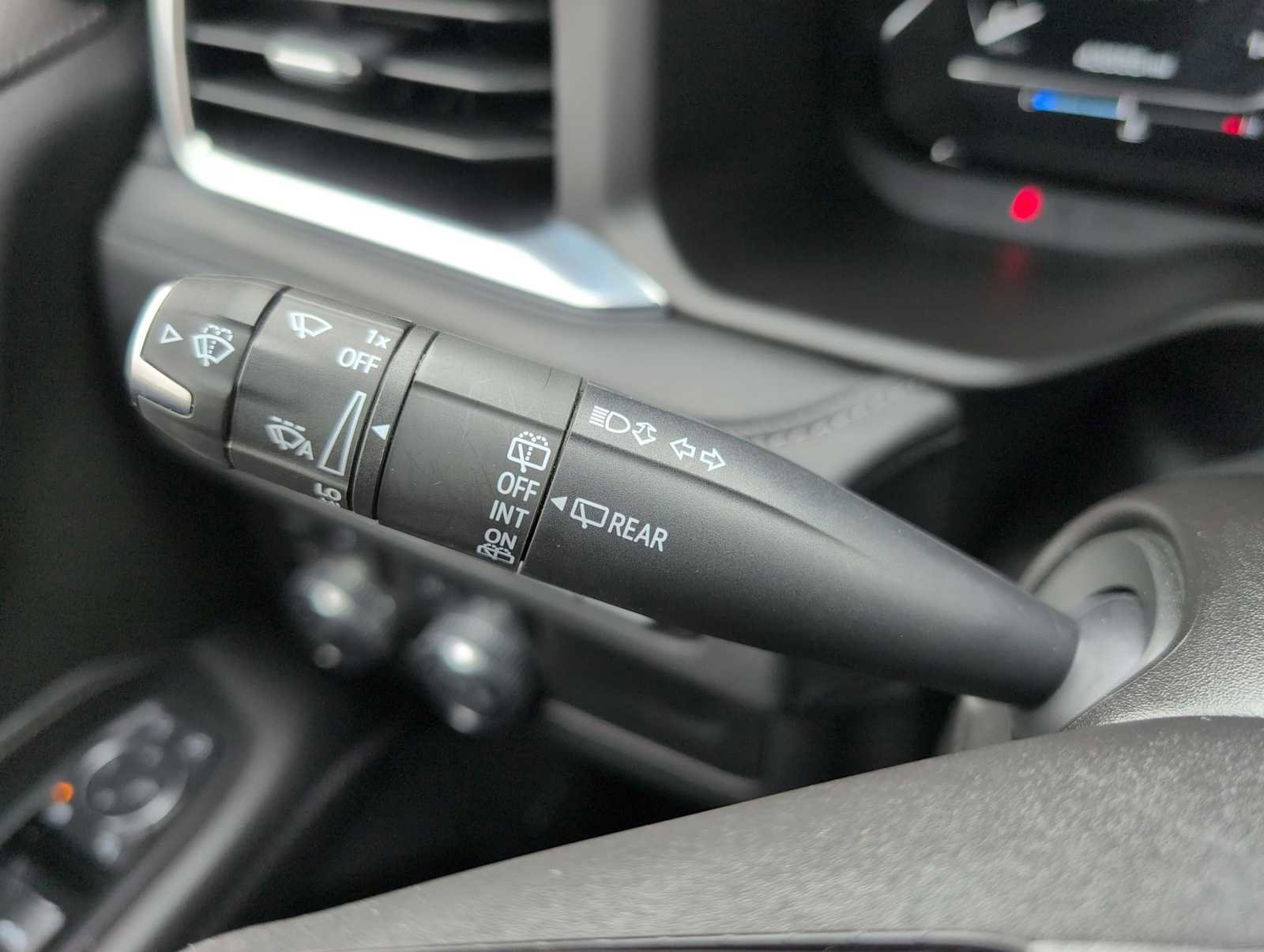 Used 2024 GMC Yukon XL Denali image 28