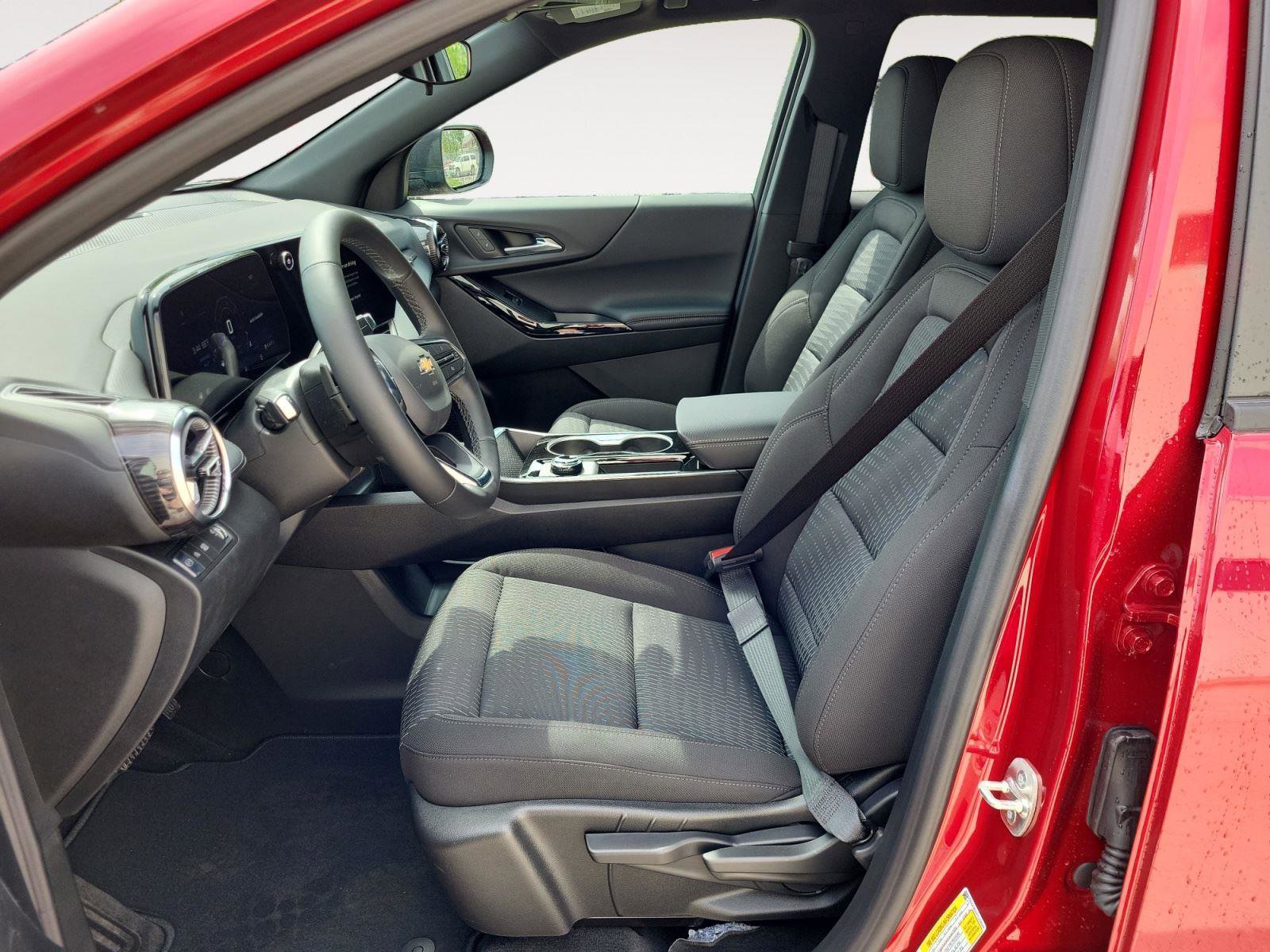 Used 2026 Chevrolet Equinox LT image 10