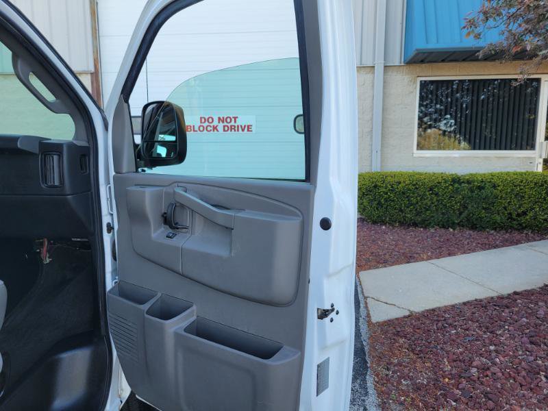 Used 2018 Chevrolet Express 3500 LS RWD image 45
