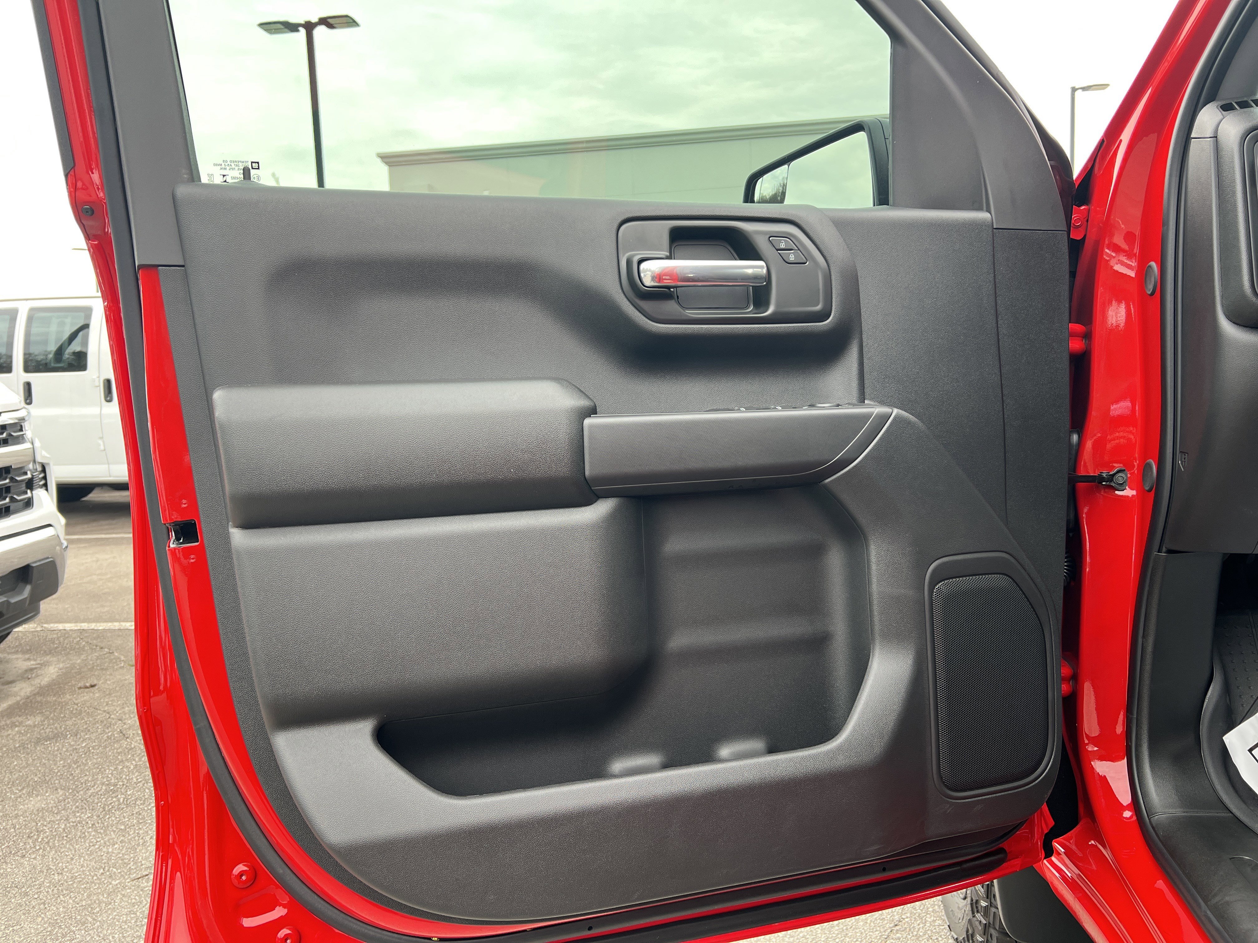 Used 2026 Chevrolet Silverado 1500 Custom Trail Boss w/ LPO, Dark Essentials Package image 15