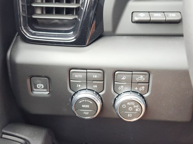 Used 2026 GMC Sierra 2500 AT4X w/ LPO, Black Badging Package AWD/4WD image 22