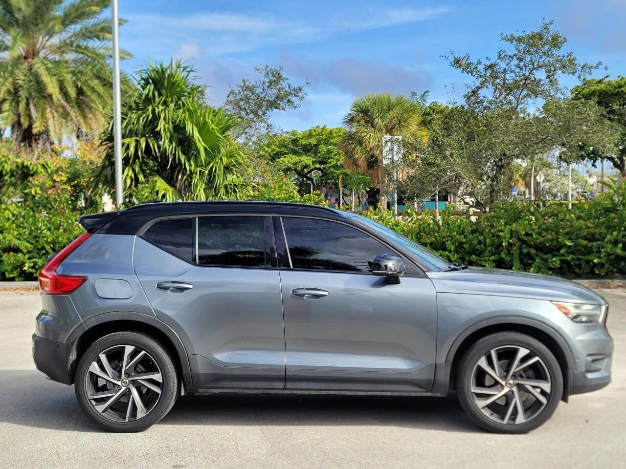 Used 2019 Volvo XC40 T5 R-Design image 6
