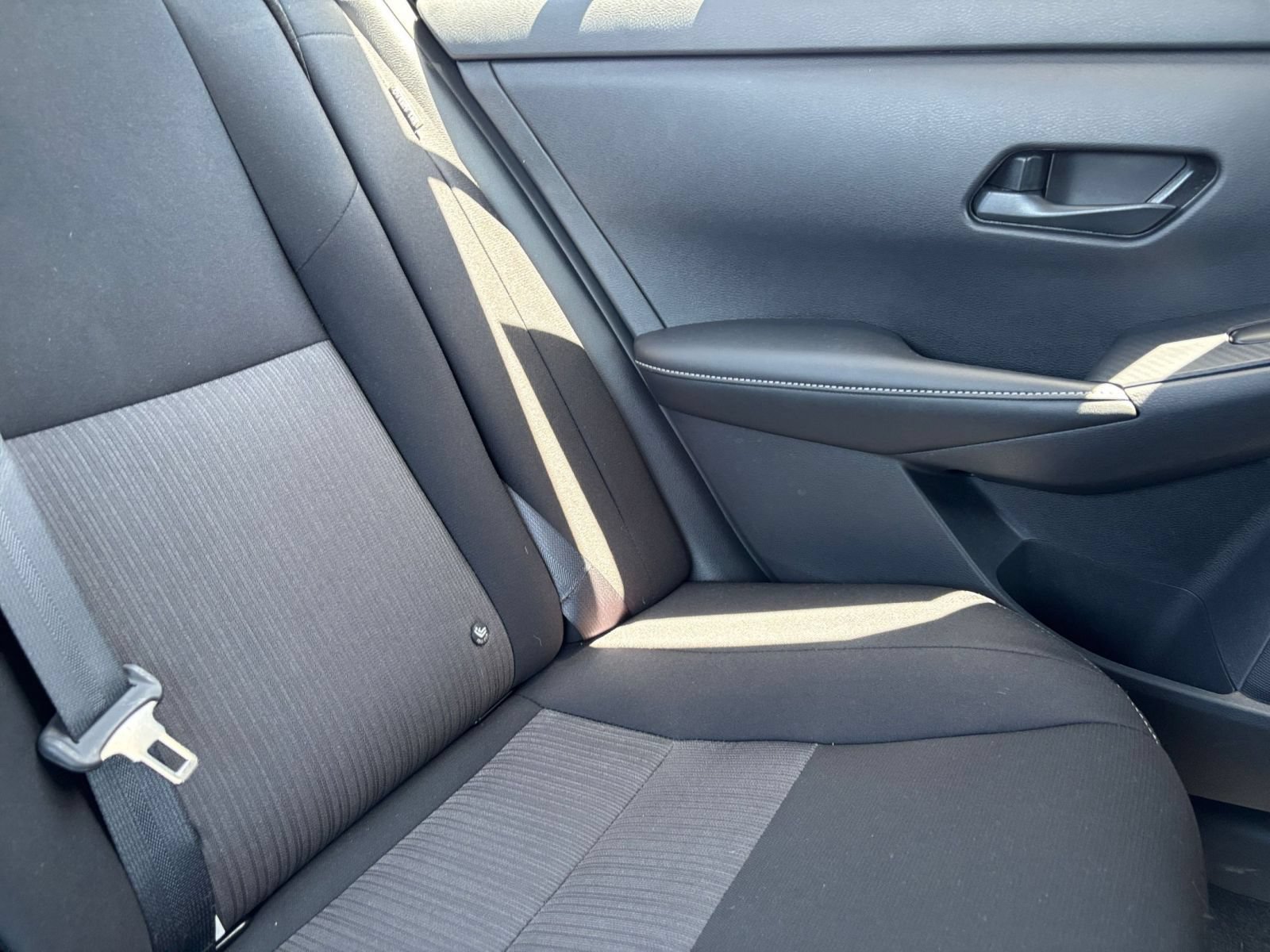 Used 2025 Nissan Sentra SV FWD image 30