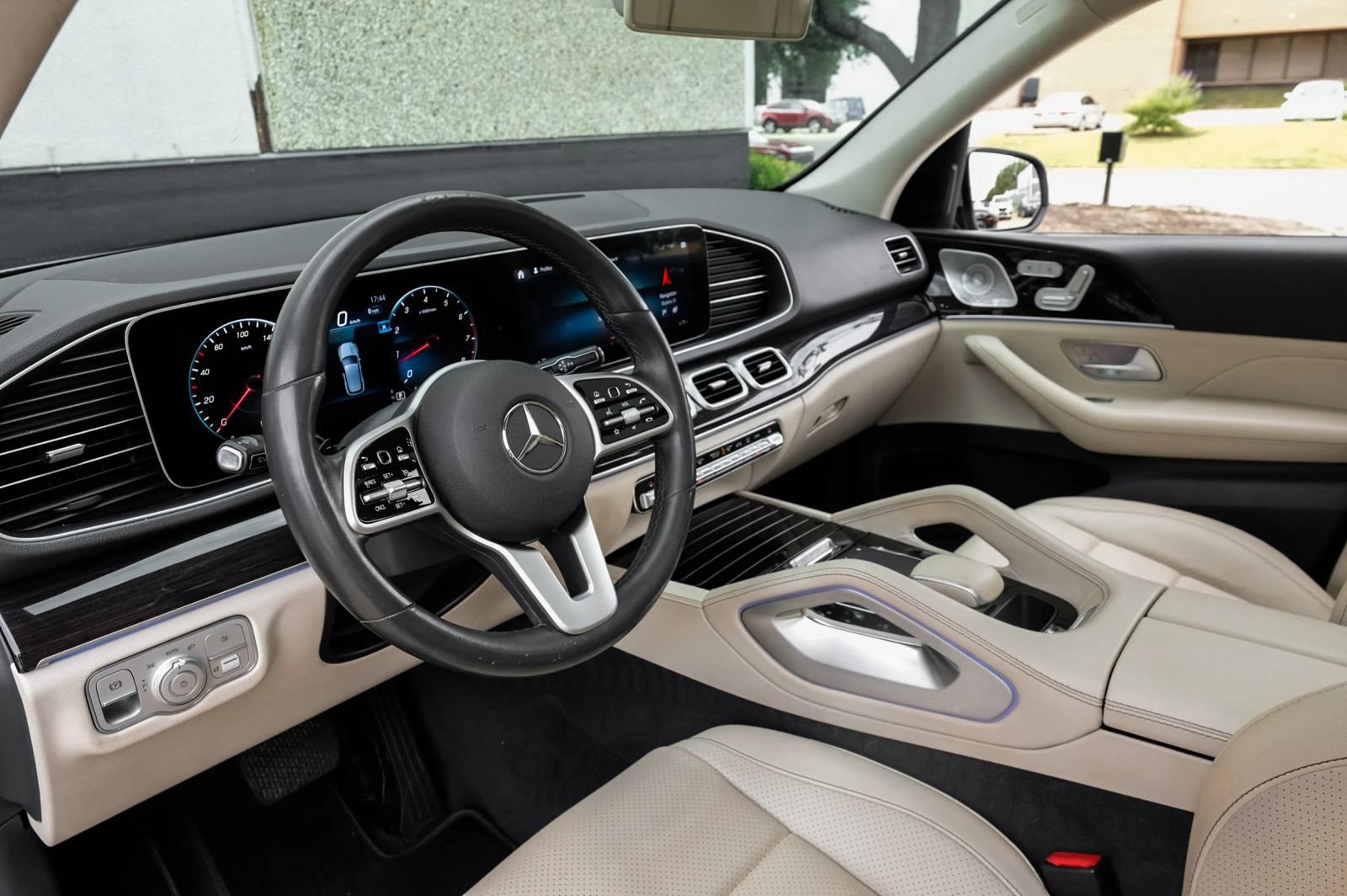 Used 2020 Mercedes-Benz GLE 350 image 2