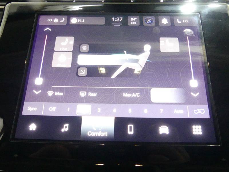 Used 2023 Jeep Grand Cherokee Laredo w/ Luxury Tech Group I AWD/4WD image 44