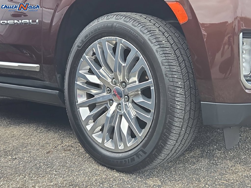 Used 2023 GMC Yukon Denali w/ LPO, Floor Liner Package AWD/4WD image 10