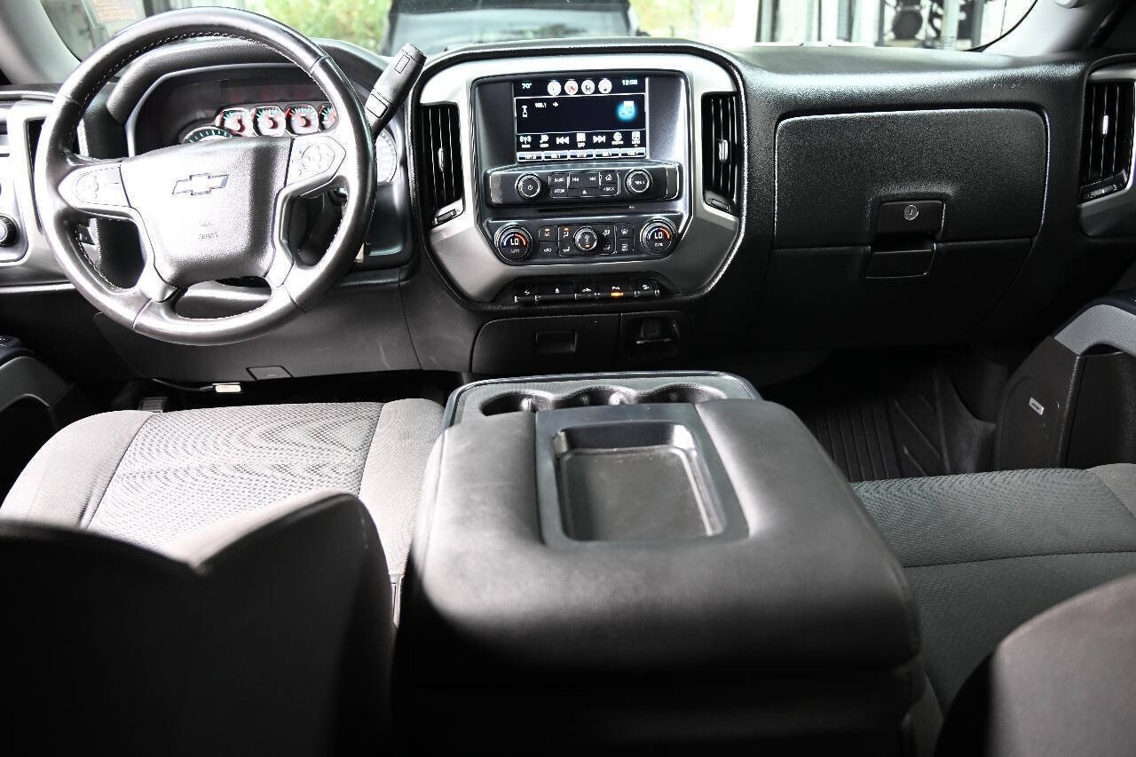 Used 2018 Chevrolet Silverado 1500 LT w/ All Star Edition AWD/4WD image 17