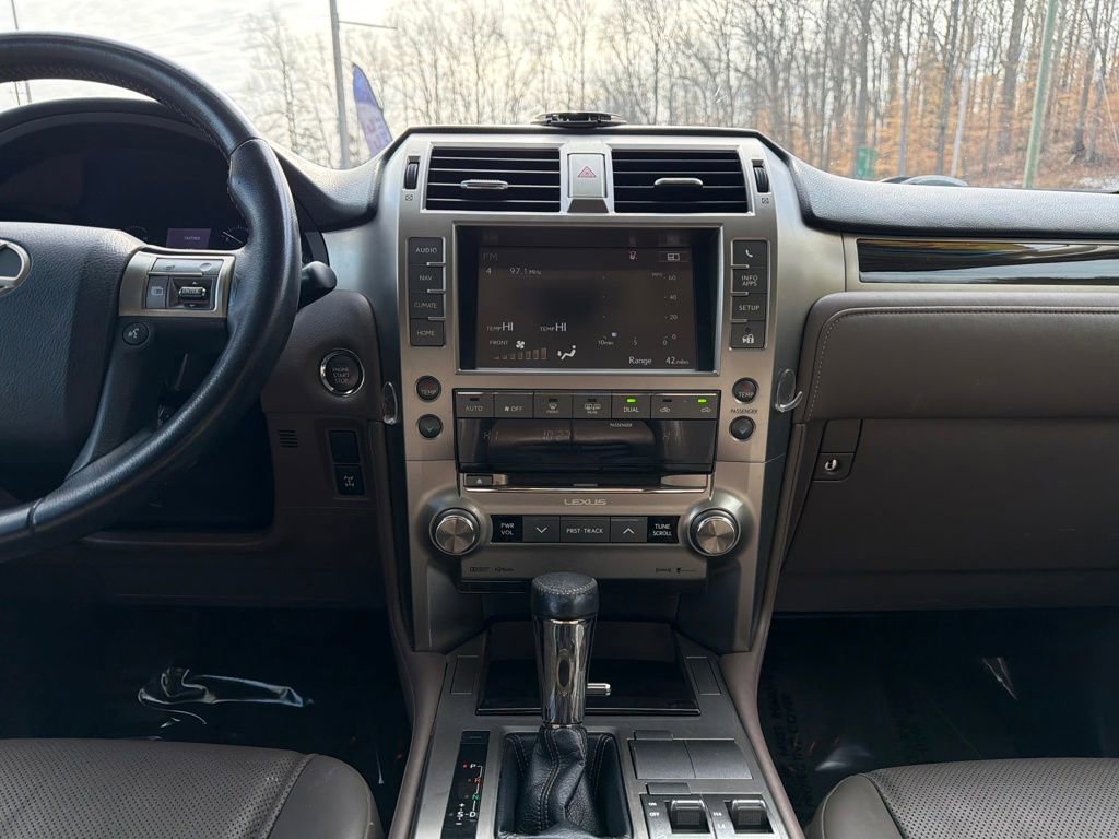 Used 2017 Lexus GX 460 image 24