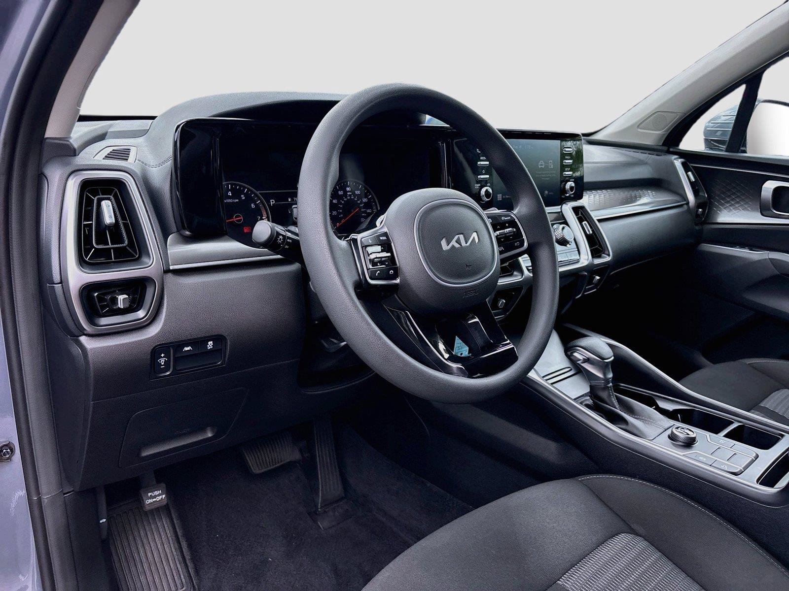 Used 2023 Kia Sorento LX FWD image 10