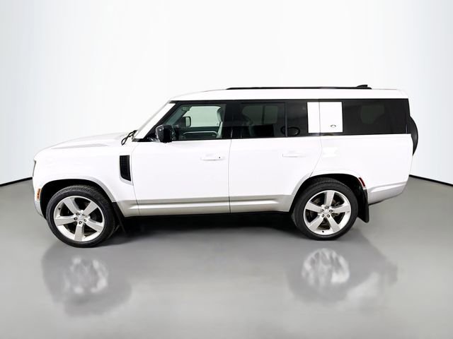 Used 2023 Land Rover Defender 130 First Edition image 4