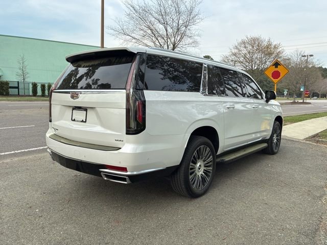Used 2022 Cadillac Escalade ESV Premium Luxury image 3