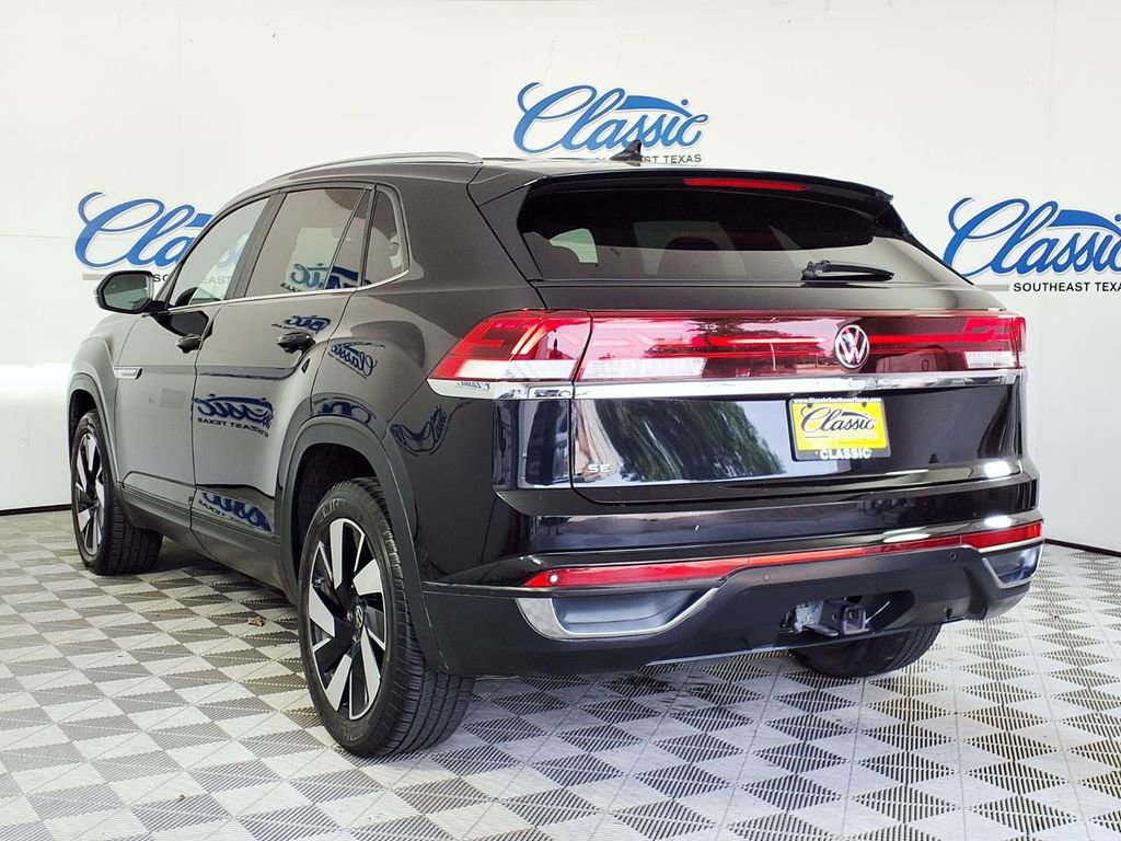 Used 2024 Volkswagen Atlas Cross Sport SE FWD image 2